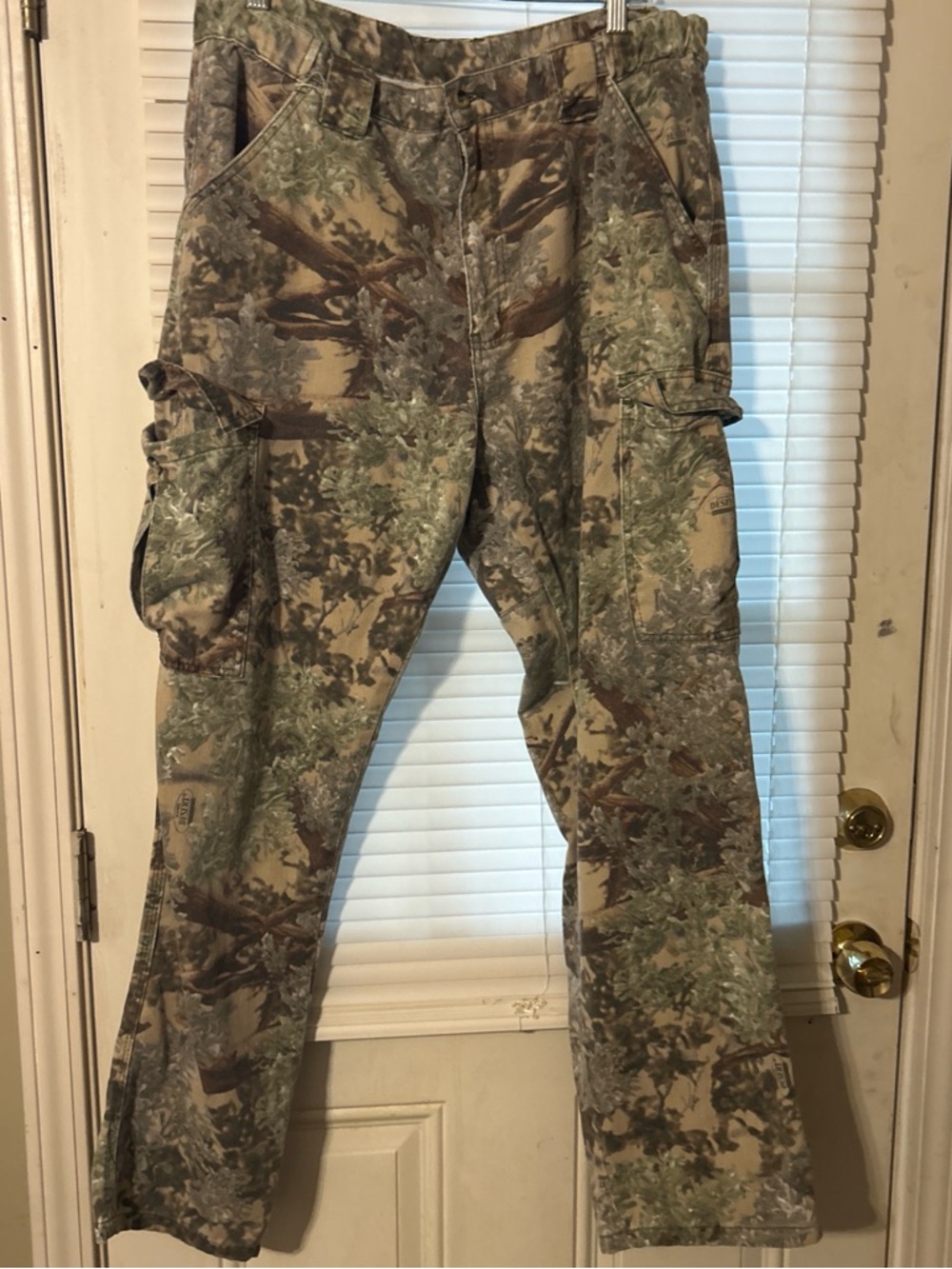 Men's Camouflage Cargo Pants in Green/Tan